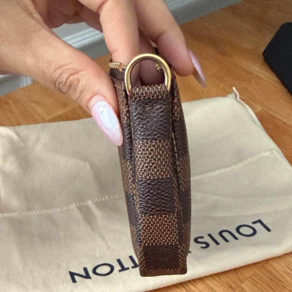 Louis Vuitton Damier bucket pochette Pouch - Picture 7 of 10